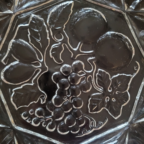 Beautiful Scalloped Edge Glass Dish - Picture 2 of 4